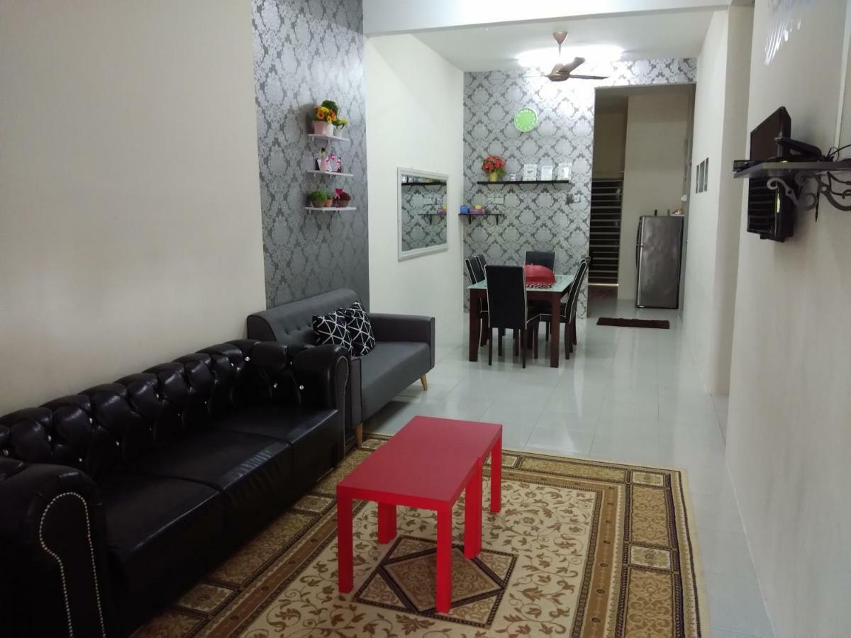 Zah'Ra Homestay Куала Липис Екстериор снимка