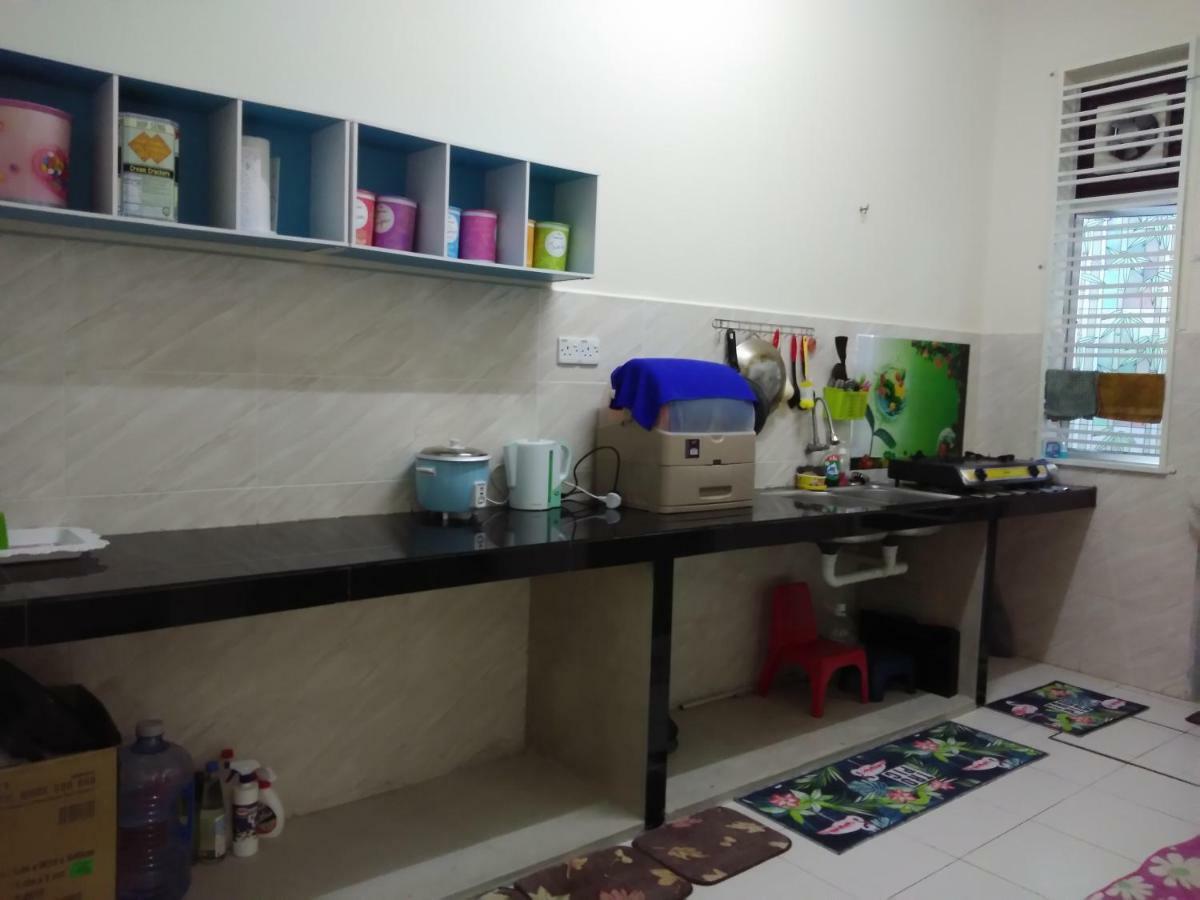 Zah'Ra Homestay Куала Липис Екстериор снимка